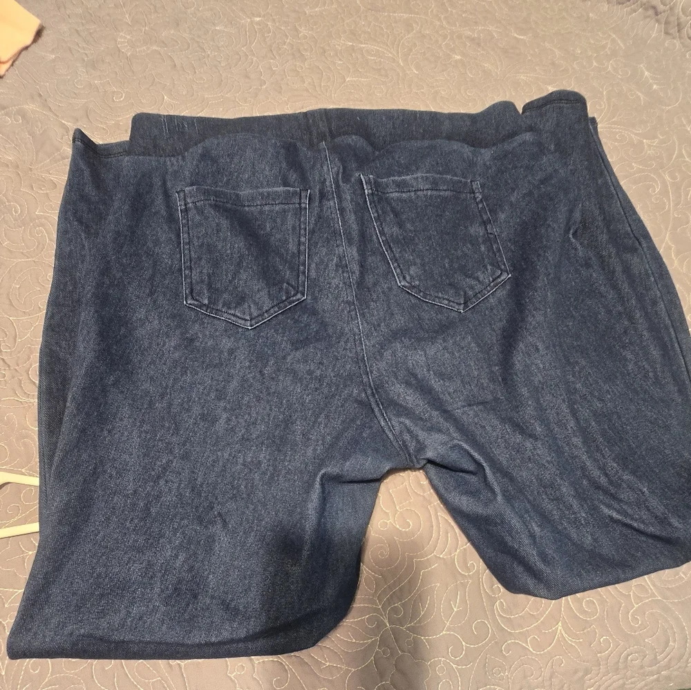 Torrid Lot - Picture 12 of 13